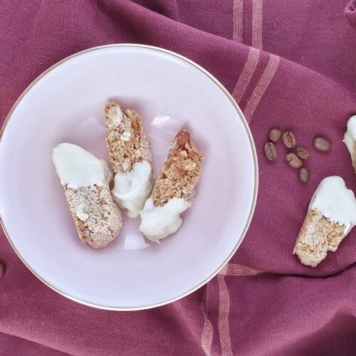 Cantuccini-Himbeer-Sahne-Creme Rezept - SIMPLYLOVELYCHAOS